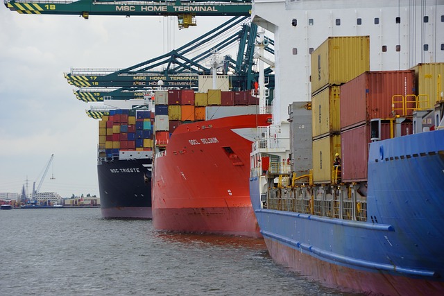 lodní přeprava kontejnerů